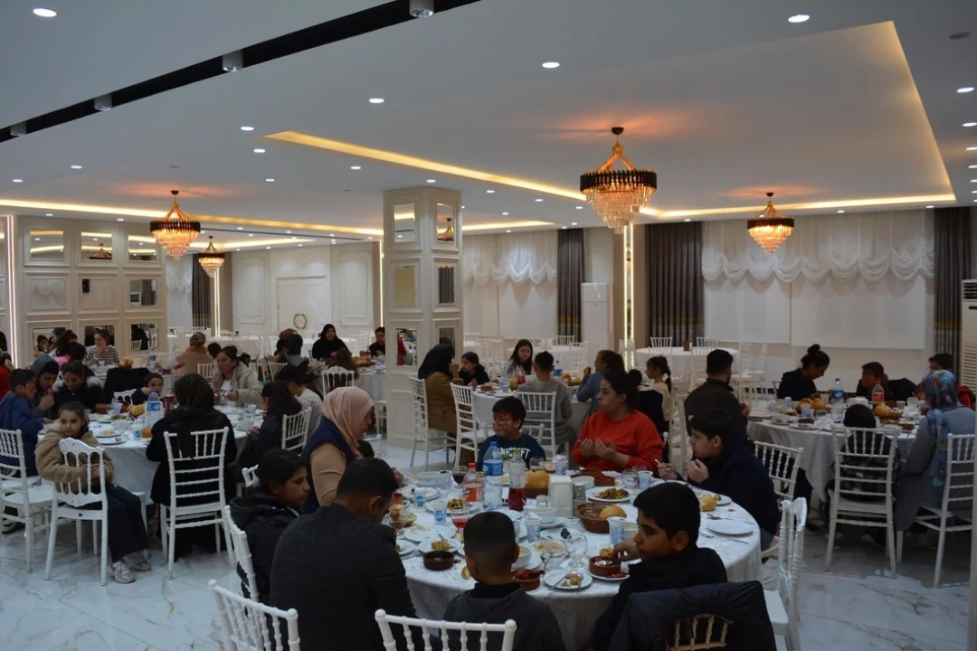 Kaymakam Ramazan Kurtyemez’den Anlamlı İftar: Ceyhan’ın Çocukları Unutulmadı