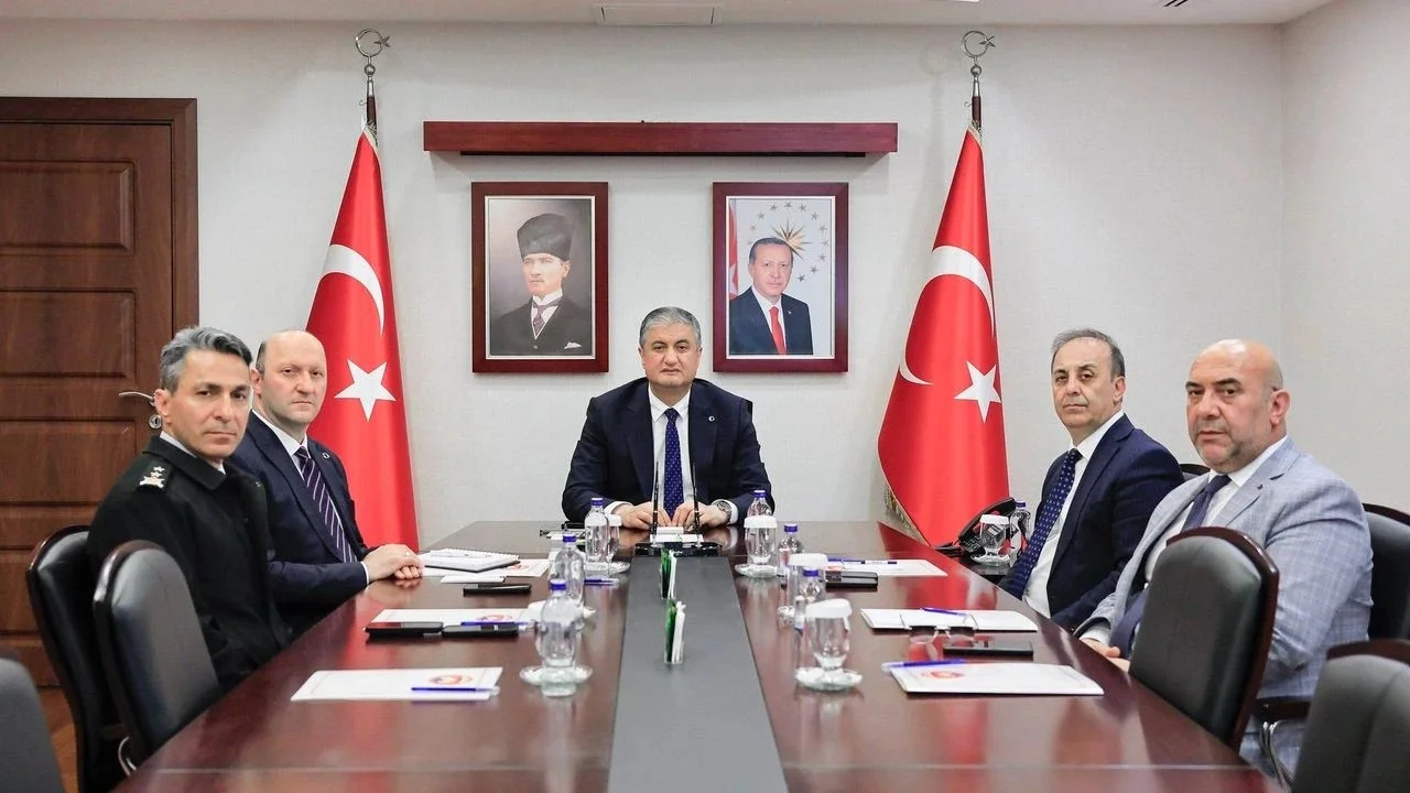 Adana’da Okul Çevreleri Mercek Altında: Risk Unsurları İvedilikle Yok Edilecek