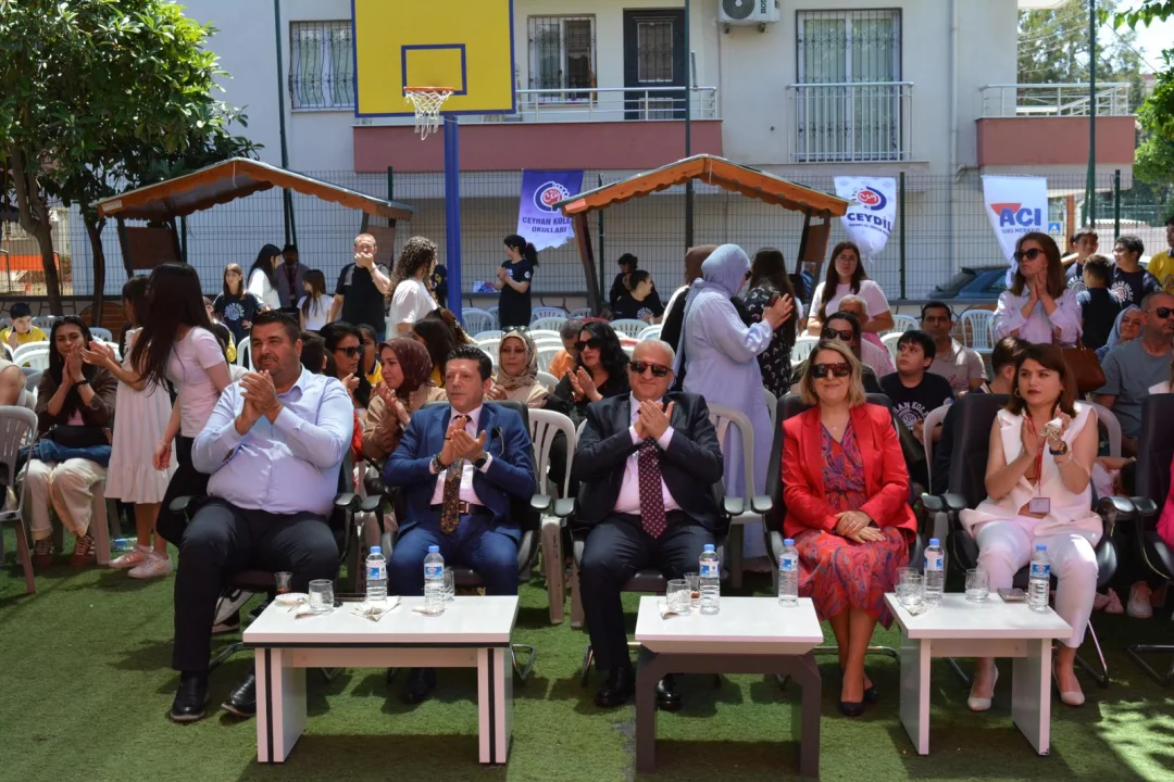 Cumhuriyet Meydanı’nda Tek Yürek: Ceyhan 19 Mayıs Ruhuyla Yeniden Doğdu
