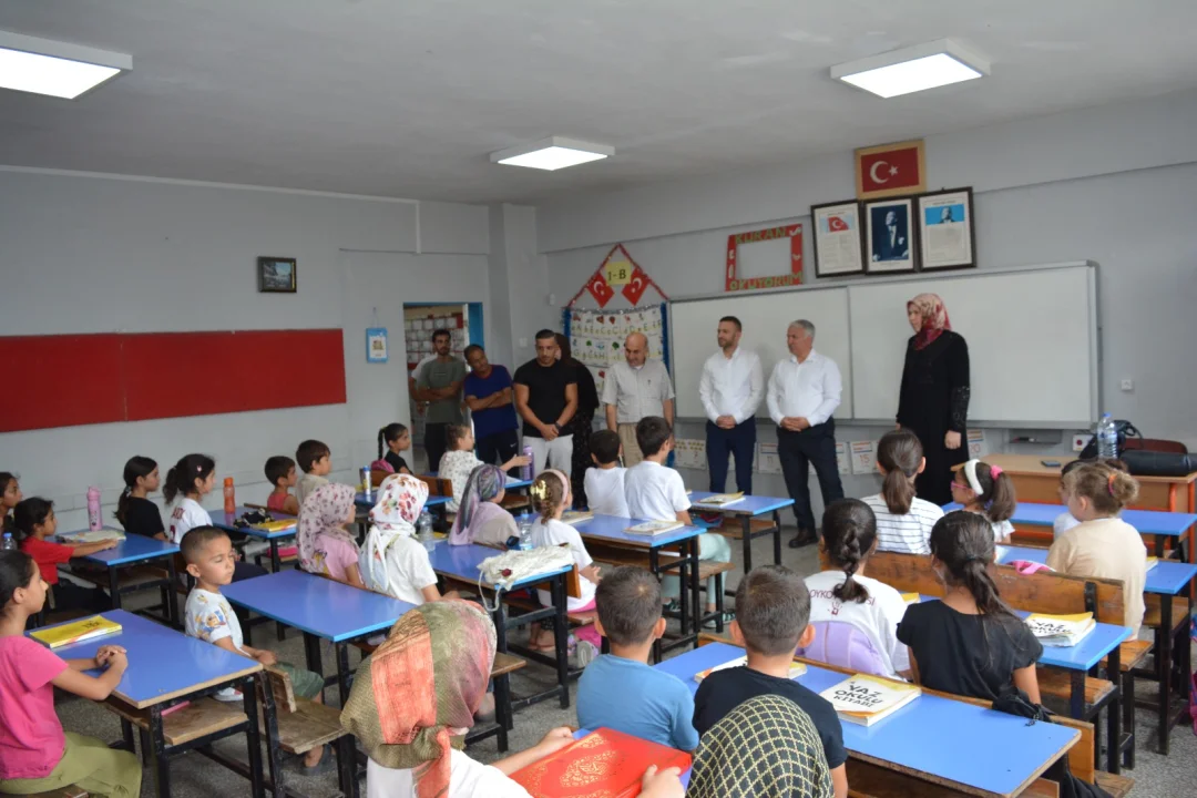 Ceyhan Kaymakamı Ramazan Kurtyemez Yaz Okulu Kapanışında Öğrencilerle Buluştu