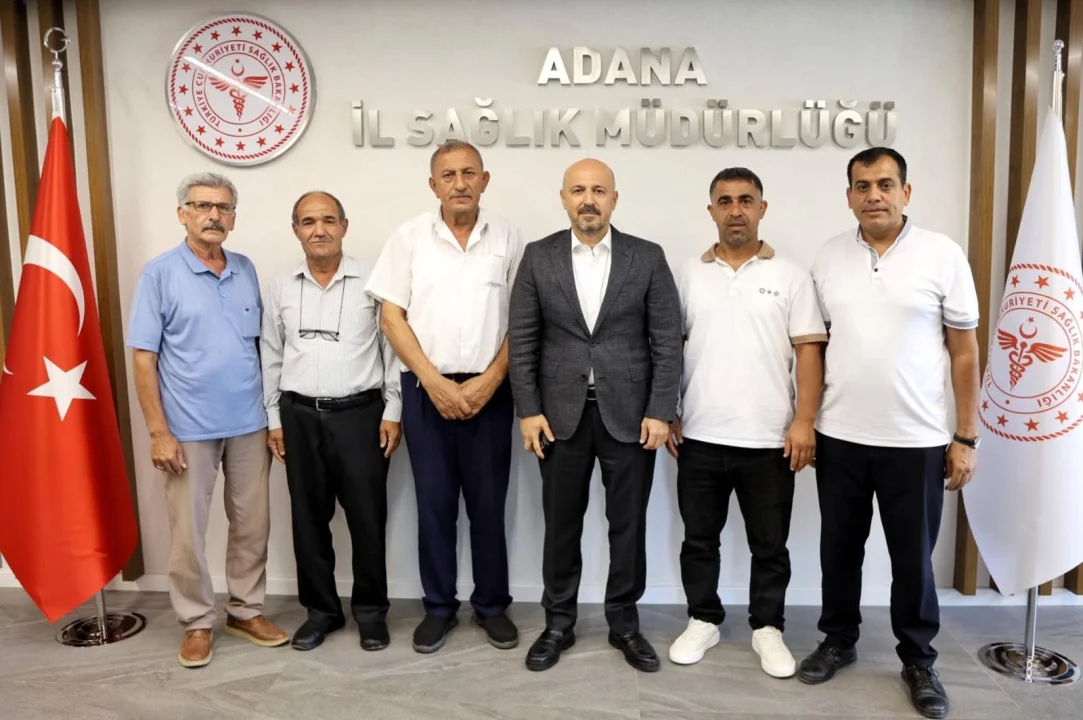 Adana’nın Sevilen Bürokratı Uzm. Dr. Halil Nacar Ziyaretçilerini Ağırlıyor